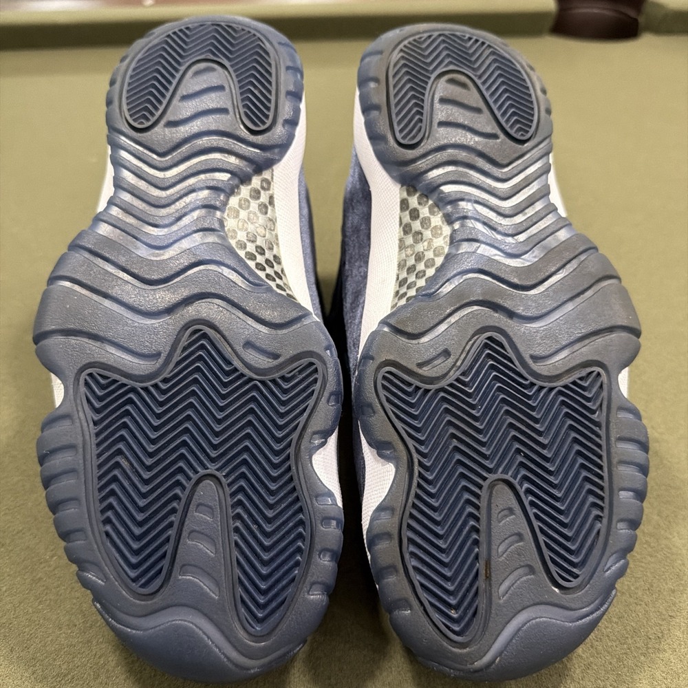 Nike Air Jordan 11 Retro Midnight Navy Velvet GS Size 8.5 US / 40 EU Sneakers - Picture 9 of 10